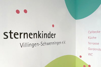 sternenkinder Villingen-Schwenningen, Corporate Design, Kommunikationsdesign, Kommunikationsdesign Konstanz, Grafikdesign, Barbara Kuberczyk, Raumgestaltung, Wandtapete, Wangestaltung