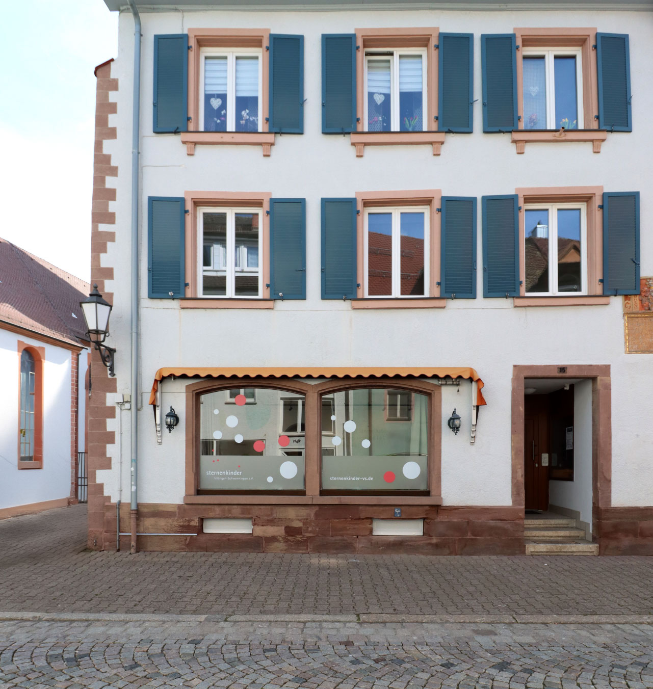 sternenkinder Villingen-Schwenningen e.V., Kommunikationsdesign, Corporate Design, Signaletik, Wandgestaltung, Raumgestaltung, Kommunikationsdesign Konstanz, Räumlichkeiten, Signaletik, Barbara Kuberczyk
