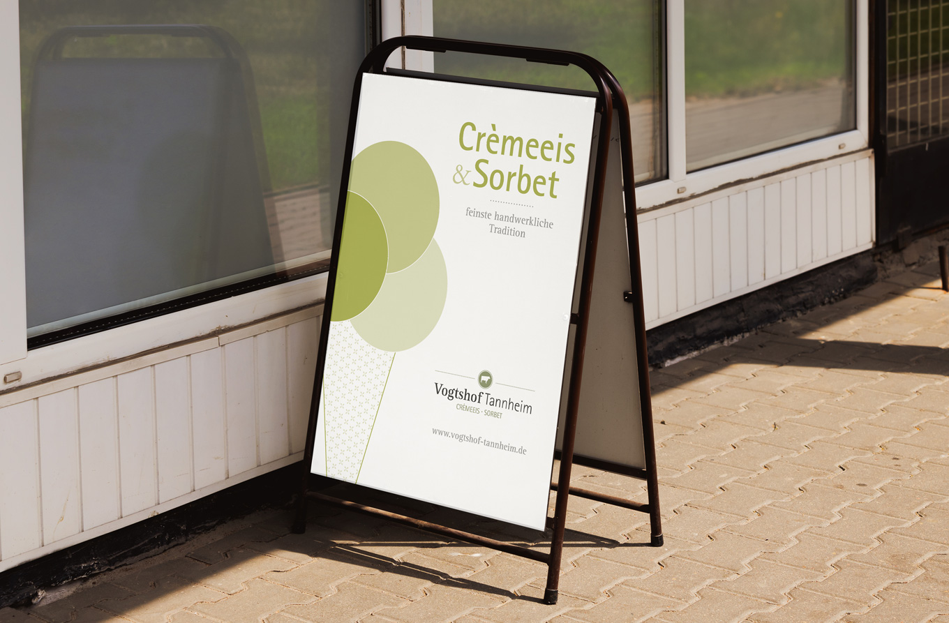 Vogtshof Tannheim, Cremeeis, Sorbet, Corporate Design, Aufsteller, Schild, Grafikdesign, Kommunikationsdesign, Kommunikationsdesign Konstanz, Barbara Kuberczyk